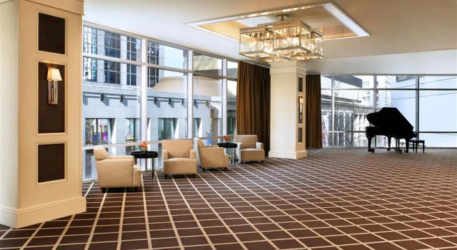 Sheraton Seattle Hotel, Rezerwuj Hotel Hotele w Seattle z parkingiem, w pobliżu Smith Tower, Parking