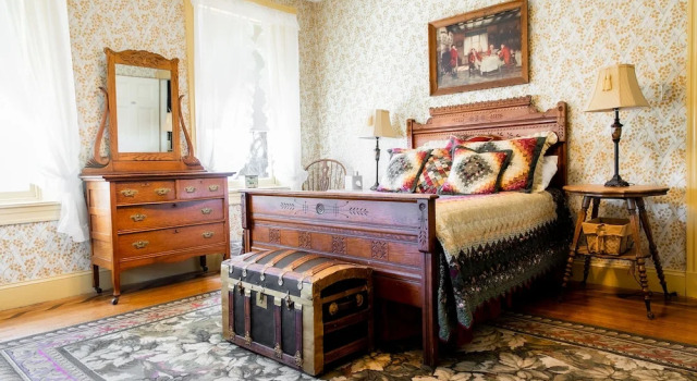 Номер Standard с красивым видом из окна Emig Mansion