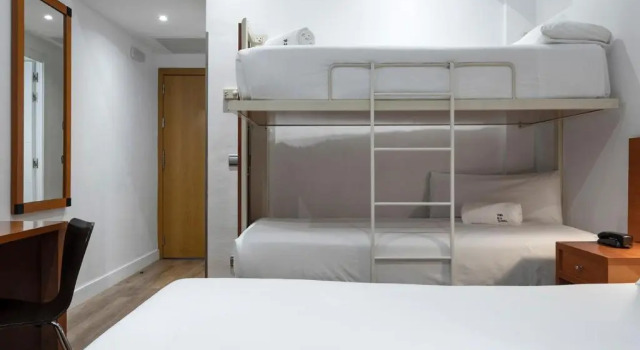 Четырёхместный номер Petit Palace Cliper-Gran Vía