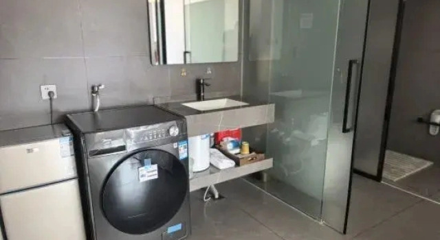 Suite Shiping from St. Residence