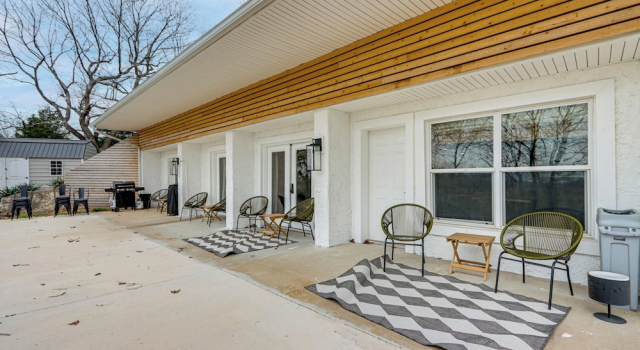 Patio + Golf Course Views: Monkey Island Escape!, Book Feriehus Monkey Island Oklahoma