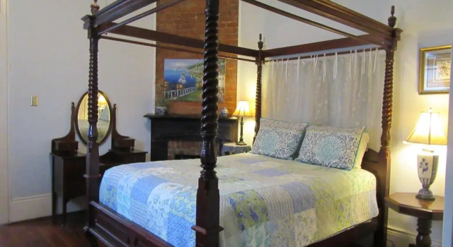 Номер Standard Garden District B&B