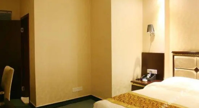 Wanzai Hotel