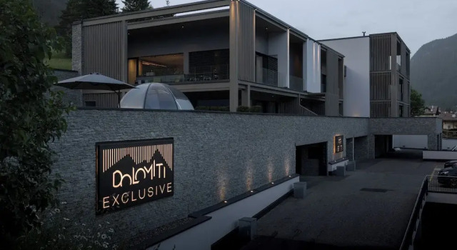 DOLOMITI EXCLUSIVE YOUR MOUNTAIN SUITE, Забронировать Отель Поцца-ди-Фасса Долина Валь-ди-Фасса