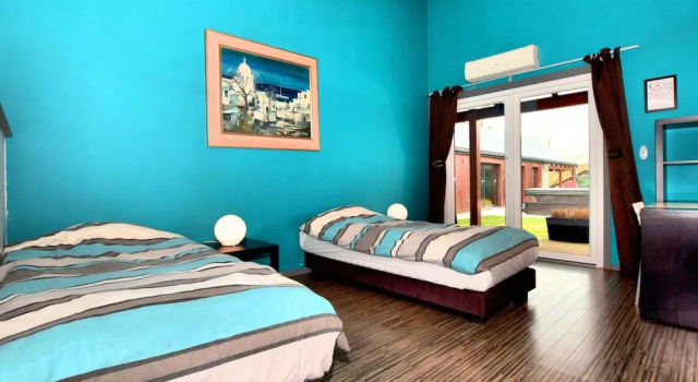 Beautiful Villa with Heated Outdoor Pool, Sauna, Hot Tub in Forest, Забронировать Вилла Отели Манхай с бассейном, Бассейн
