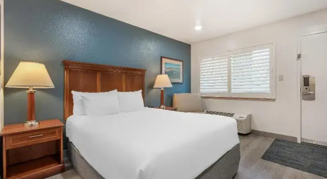 Двухместный номер Standard с балконом Best Western Plus Clocktower Inn