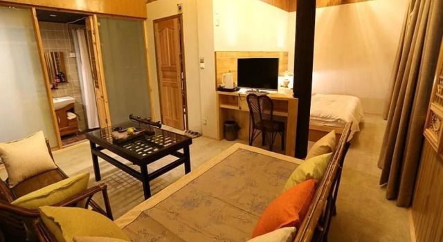 Heshun Sanjidi Hostel Tengchong, Book Hostel Hotels in Tengchong with a Pool, Swimming Pool