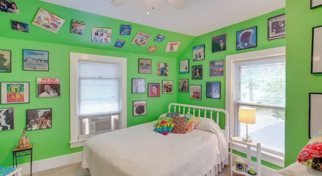 Historic Home w/ Sunroom - 5 Mi to Lambeau Field!, 预订 酒店 De Pere 威斯康星州