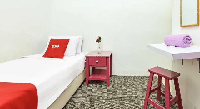 Номер Standard Oyo 90999 Dg Hotel
