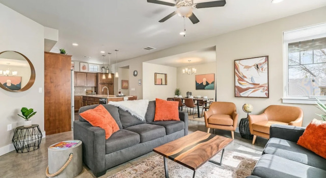 Spacious Home Near River – King Bd, Patio & Garage, Prenota Hotel Fort Collins Colorado