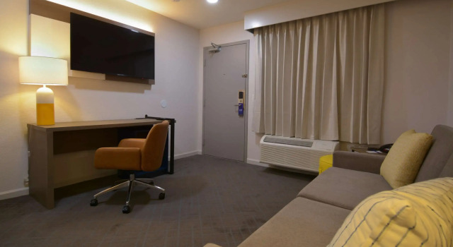 Двухместный люкс Comfort Inn & Suites Moreno Valley near March Air Reserve Base