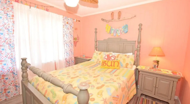 Twin Tree Road 511 3 Bedroom Home by RedAwning