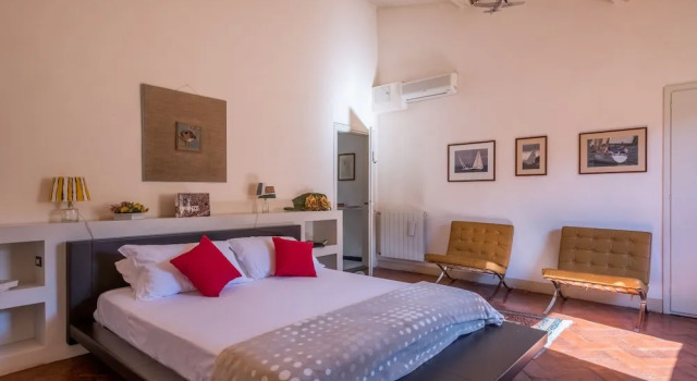 Апартаменты Cosy Suites in Glamorous Santo Spirito PLUS