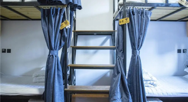 Кровать в общем номере (мужской номер) Zhaguo International Hostel Tianjin
