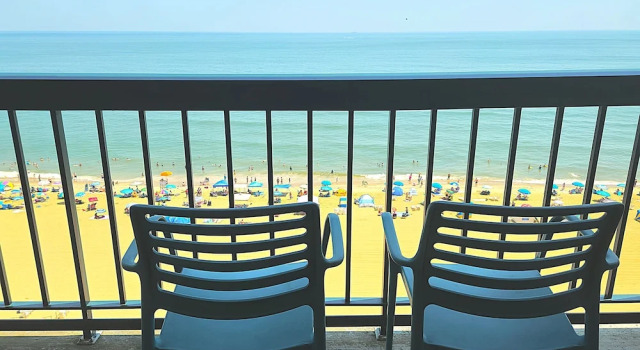 Четырёхместный номер Standard с видом на океан Seaview Hotel