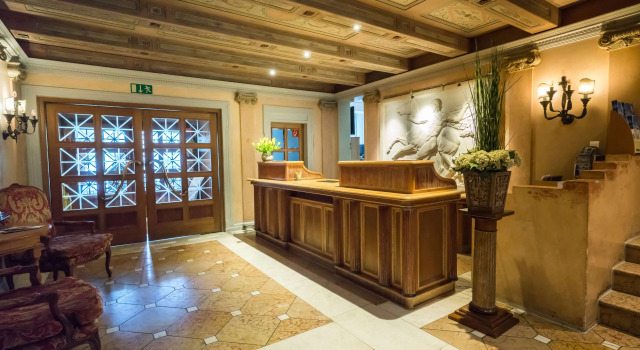 Olymp Munich, Book Hotel Eching Upper Bavaria