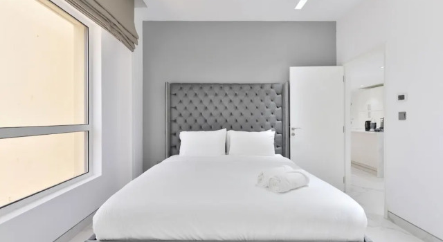 Beachside Bliss - Luxurious 2BR in JBR, Забронировать Отель Отели Эмирата Дубая 5 звезд, рядом с Dubai Marina Yacht Club, 5*