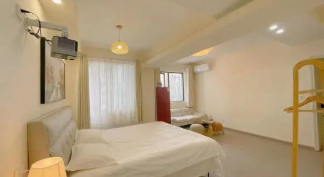 Люкс Luxury Guisu Homestay (Jianghan Road Pedestrian Street)