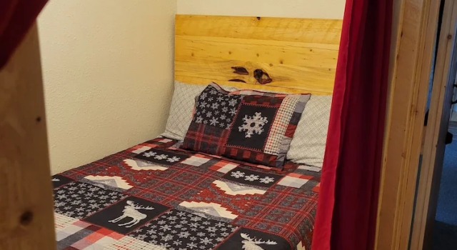 Люкс Chinook Cabins & RV Park