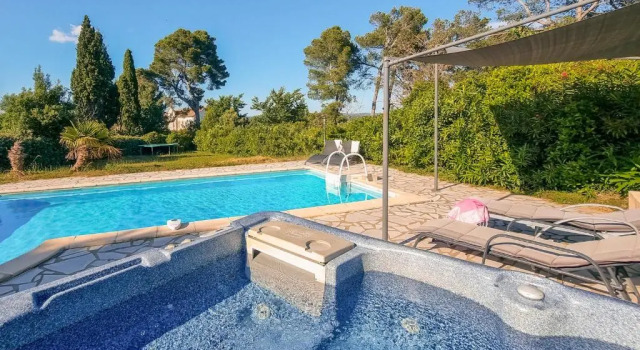 Le Jumeau, Book Hotel Escales Aude