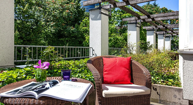 Двухместный номер Premium с видом на сад Hotel Indigo - Dusseldorf - Victoriaplatz by IHG