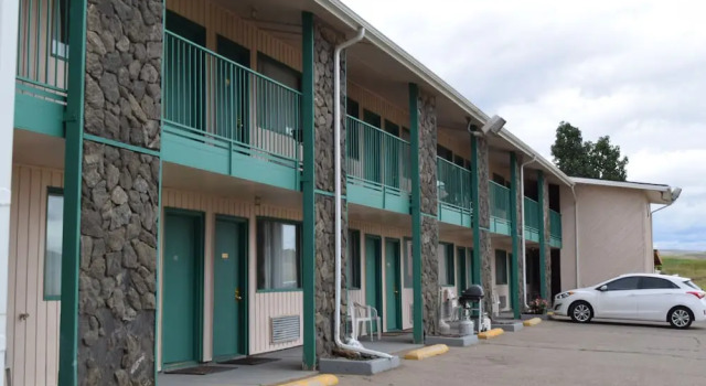 Travelers Inn & Suites