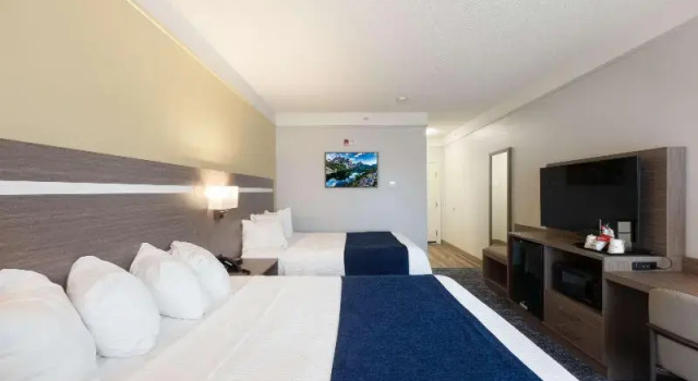 Четырёхместный номер Standard SureStay Plus Hotel by Best Western Billings