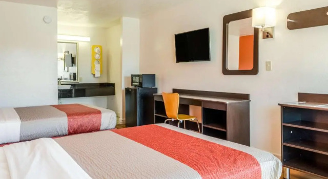 Четырёхместный номер Standard Motel 6-Saraland, AL