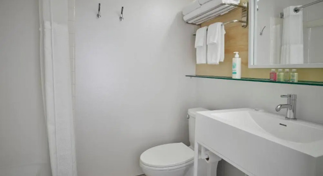 Двухместный номер Coast Premium с красивым видом из окна Coast Canmore Hotel & Conference Centre