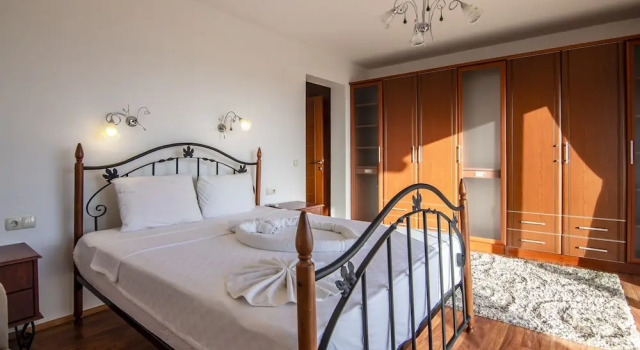 Вилла Luxury Calypso Lakeview Villas