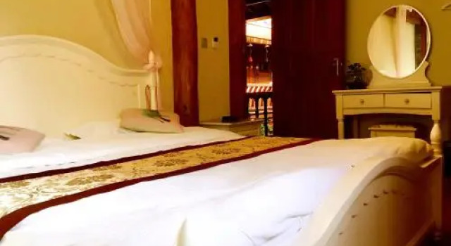 21C Lijiang Scenery Guesthouse, Забронировать Отель Отели Лицзян 4 звезды, рядом с Улица Сквер-стрит Древнего города Даянь, 4*