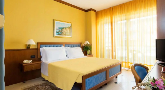 Двухместный номер Hotel Bellevue Et Mediterranée
