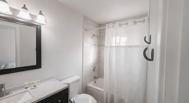 Четырёхместный номер Standard Silver Spur Motel