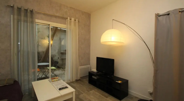 Studio avec cour extérieure