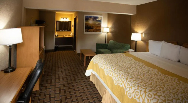 Номер Standard Days Inn by Wyndham Fairmont