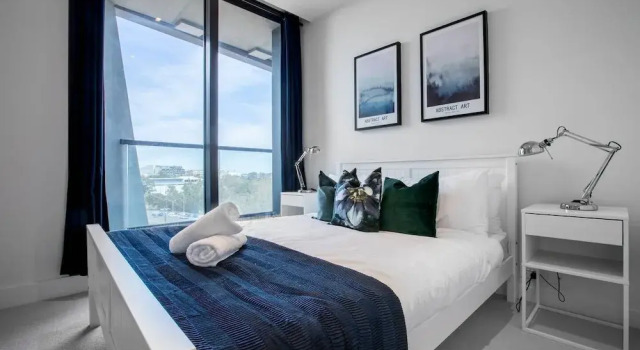 Breathtaking Lake/parkview Apt Pool&gym@3br, Varaa Villa Melbourne 