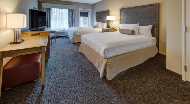 Четырёхместный номер Standard с балконом и с видом на реку Black Fox Lodge Pigeon Forge, Tapestry Collection by Hilton