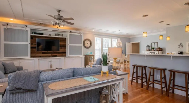 The Sassy Seahorse by Oak Island Accommodations