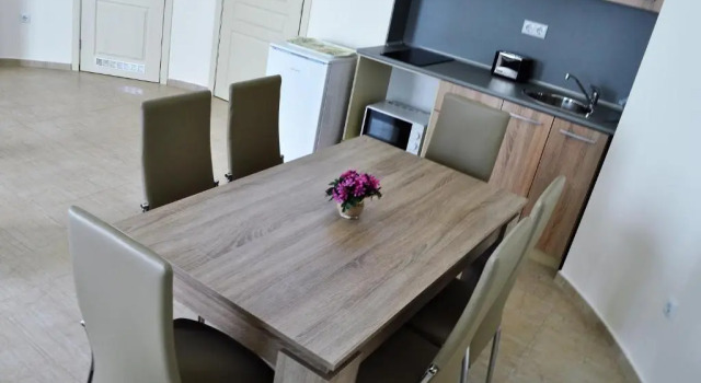 Апартаменты с 2 комнатами с балконом и с видом на море Zevs Residence