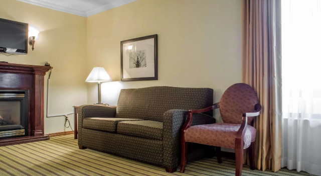 Двухместный люкс Quality Inn