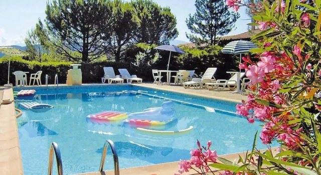 Villa in Vaison near Mont Ventoux, Забронировать Вилла Отели Везон-ла-Ромен с парковкой, Парковка