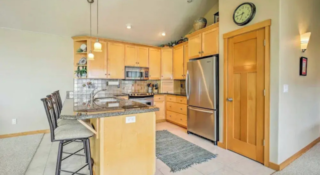 Апартаменты Spacious Family Townhome: Walk to Beach & Downtown