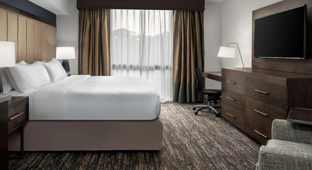 Двухместный люкс с 2 комнатами Embassy Suites by Hilton Nashville Airport
