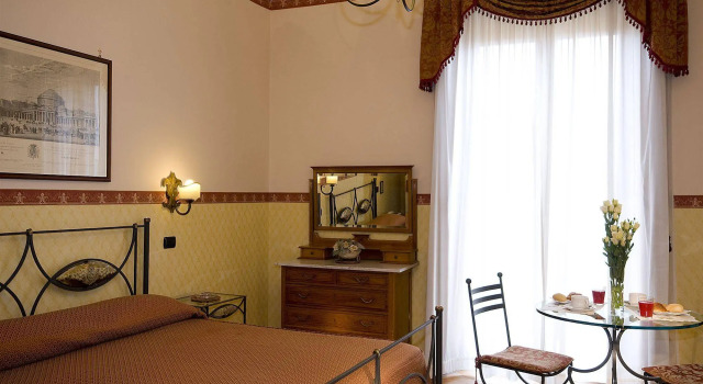 Pinto Storey Hotel