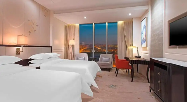 Номер Standard с видом на озеро Sheraton Qingdao Licang Hotel