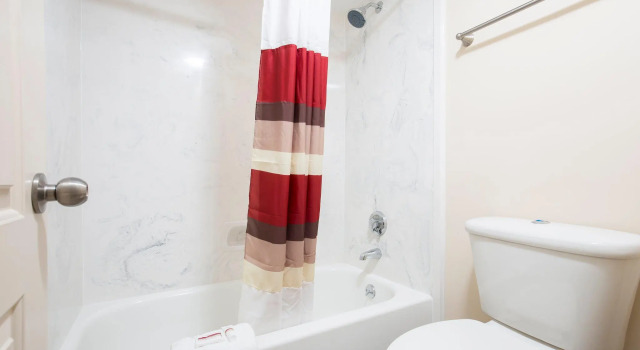 Двухместный номер Deluxe Red Roof Inn PLUS+ Birmingham East   Irondale/Airport