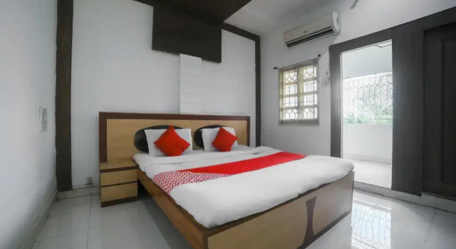 Jayshrea Recreation Club by OYO Rooms