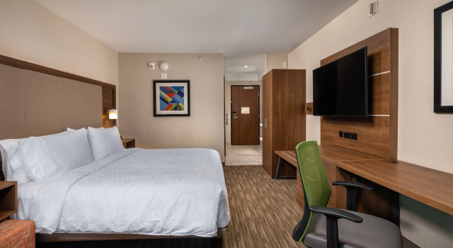 Holiday Inn Express & Suites Chatsworth by IHG