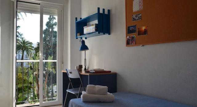 Residencia de Estudiantes Cádiz Centro, Забронировать Гостевой дом Гостевые дома Кадиса, рядом с Церковь Сан-Антонио, Гостевой дом