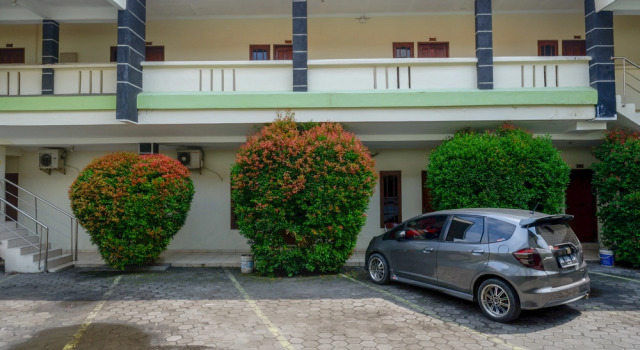 RedDoorz At Hotel Sartika Yogyakarta, Забронировать Отель Недорогие отели Нгабеин, недорого